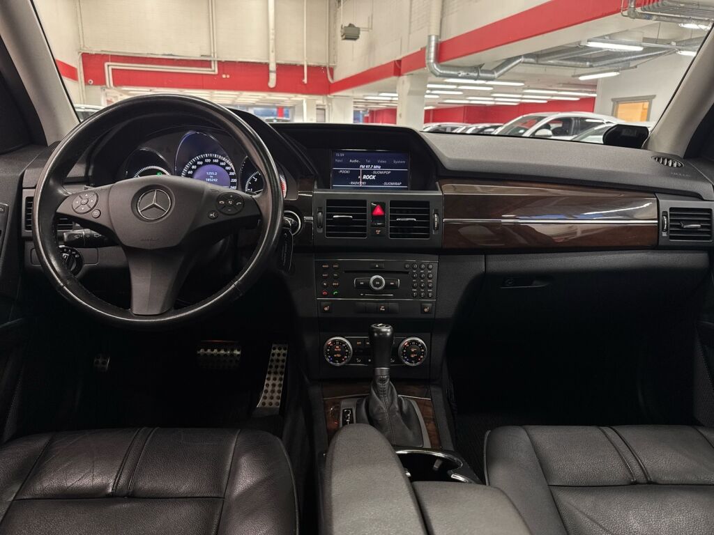 Mercedes-Benz GLK 2010 Musta