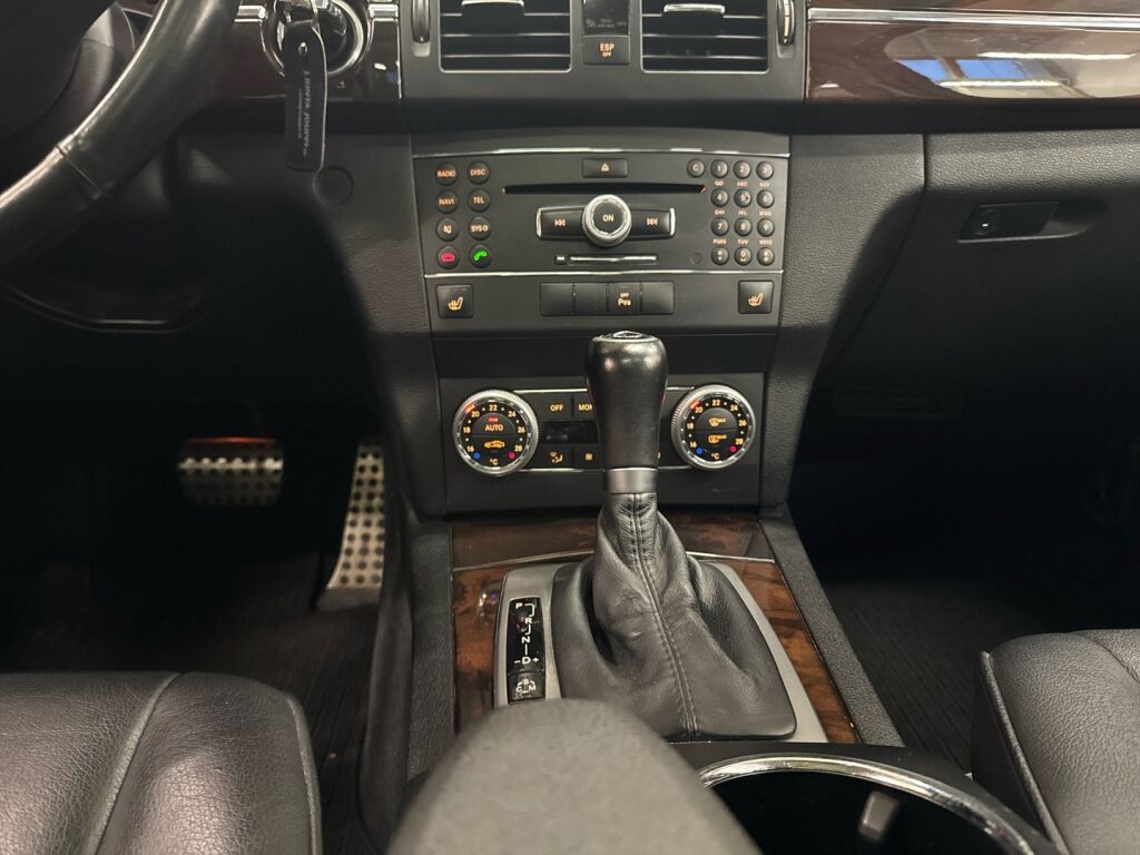 Mercedes-Benz GLK 2010 Musta