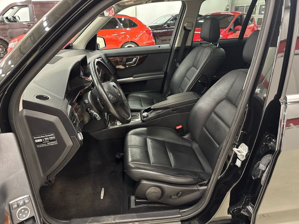 Mercedes-Benz GLK 2010 Musta