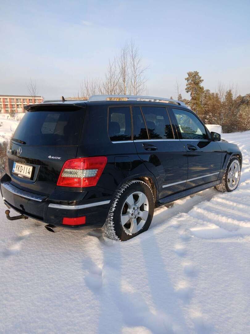 Mercedes-Benz GLK 2010 Musta