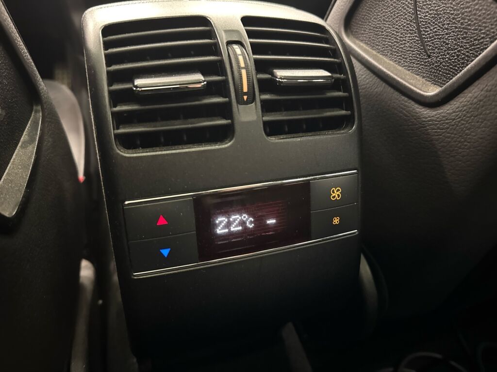 Mercedes-Benz GLK 2010 Musta