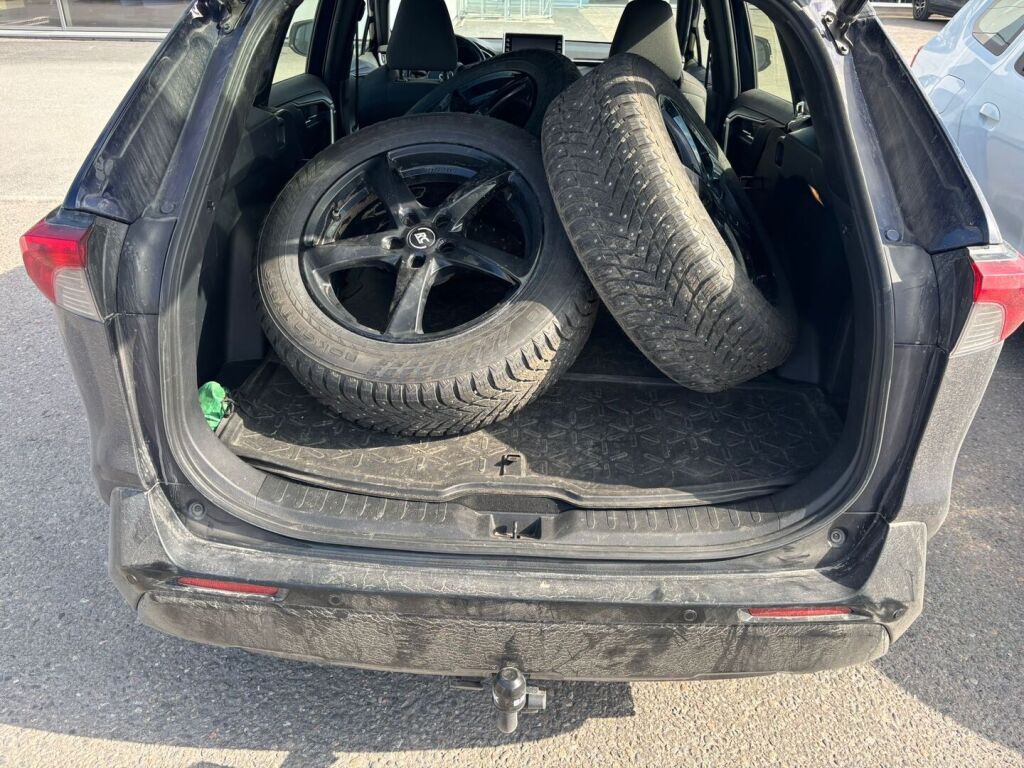 Toyota RAV4 Plug-in 2020 Sininen