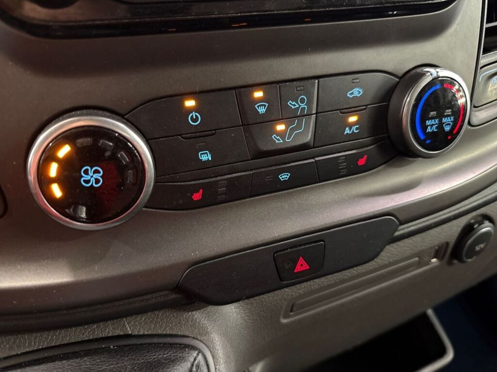 Ford Transit 2020 Valkoinen