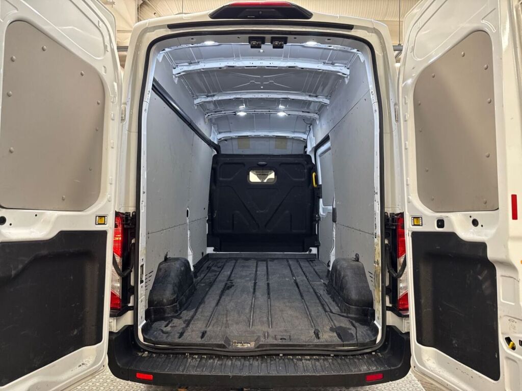 Ford Transit 2020 Valkoinen