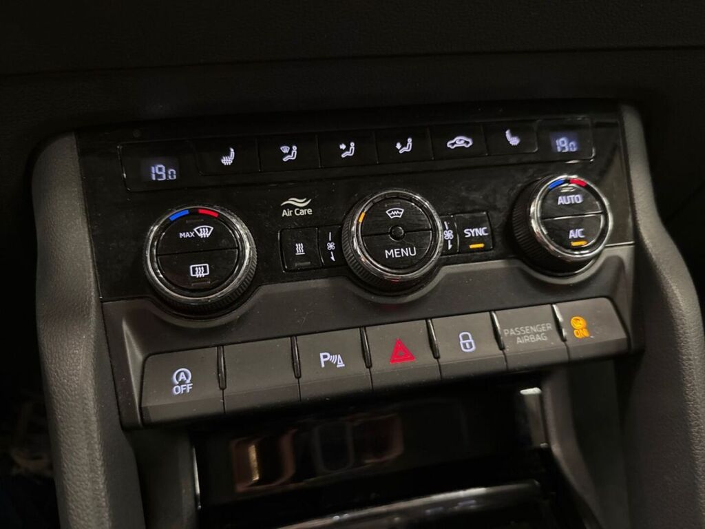 Skoda Karoq 2021 Harmaa