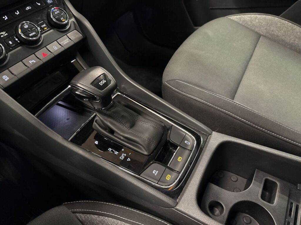 Skoda Karoq 2021 Harmaa