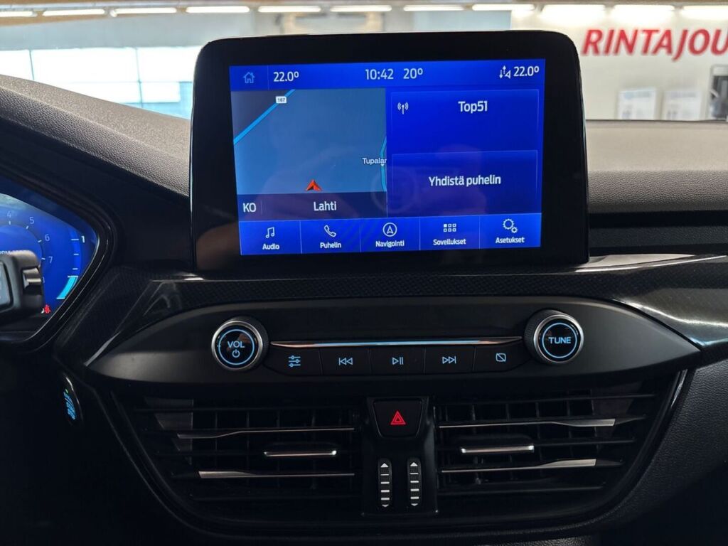 Ford Focus 2021 Punainen