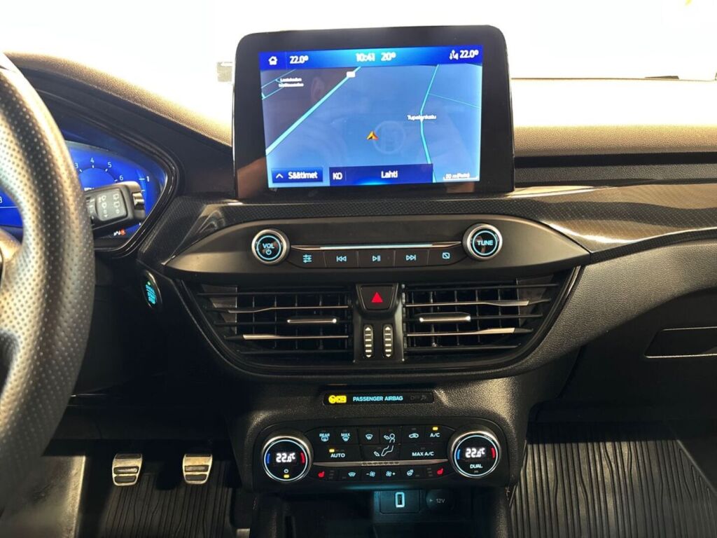 Ford Focus 2021 Punainen