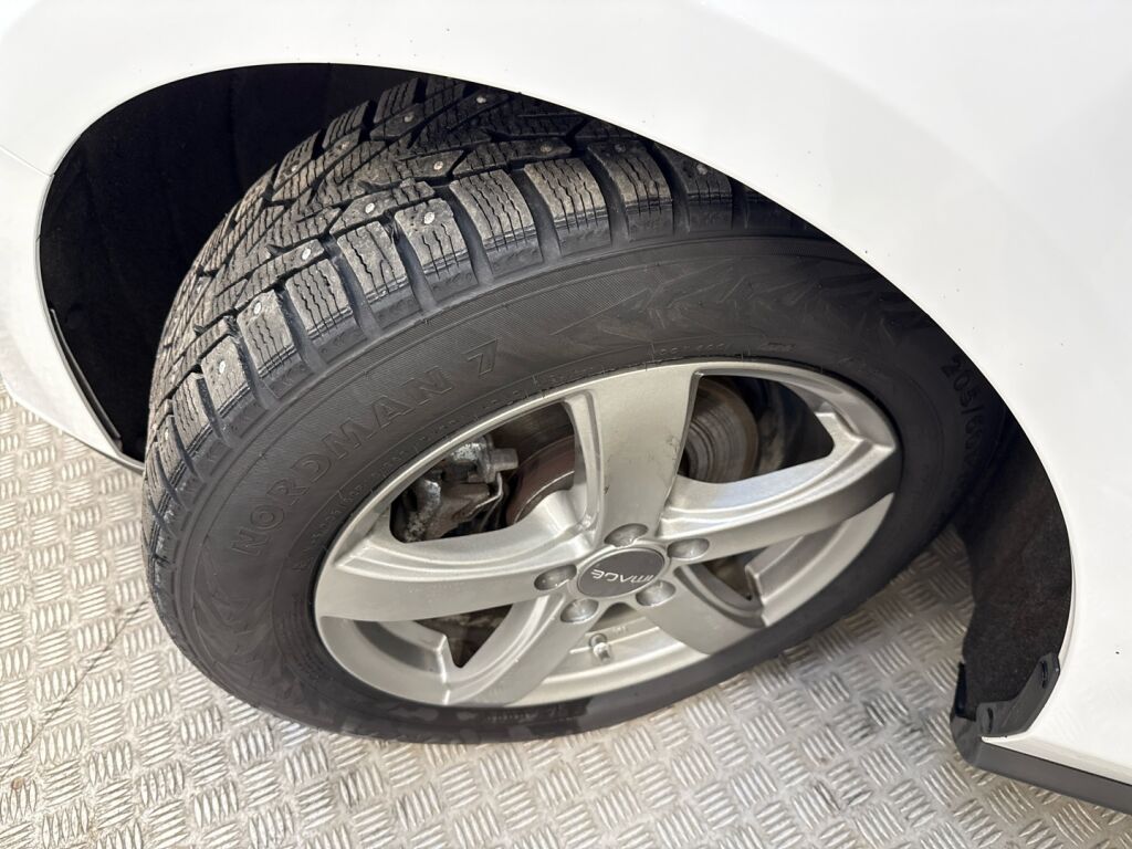 Ford Focus 2021 Valkoinen