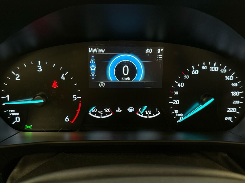 Ford Focus 2021 Valkoinen