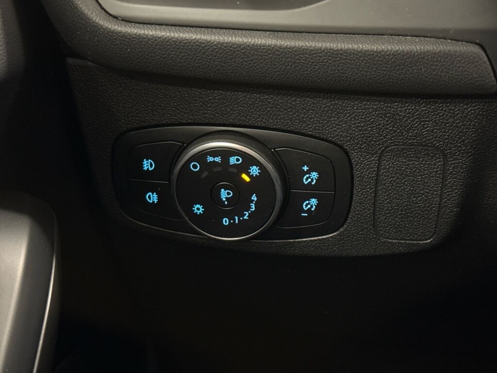 Ford Focus 2021 Valkoinen