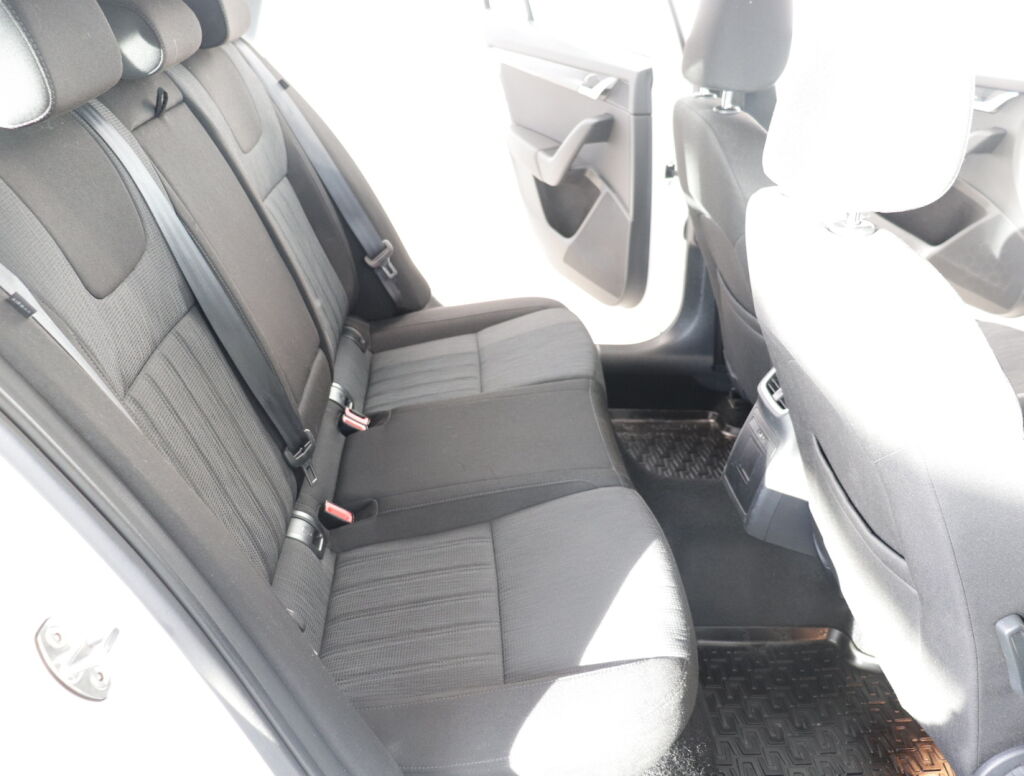 Skoda Octavia 2017 Valkoinen