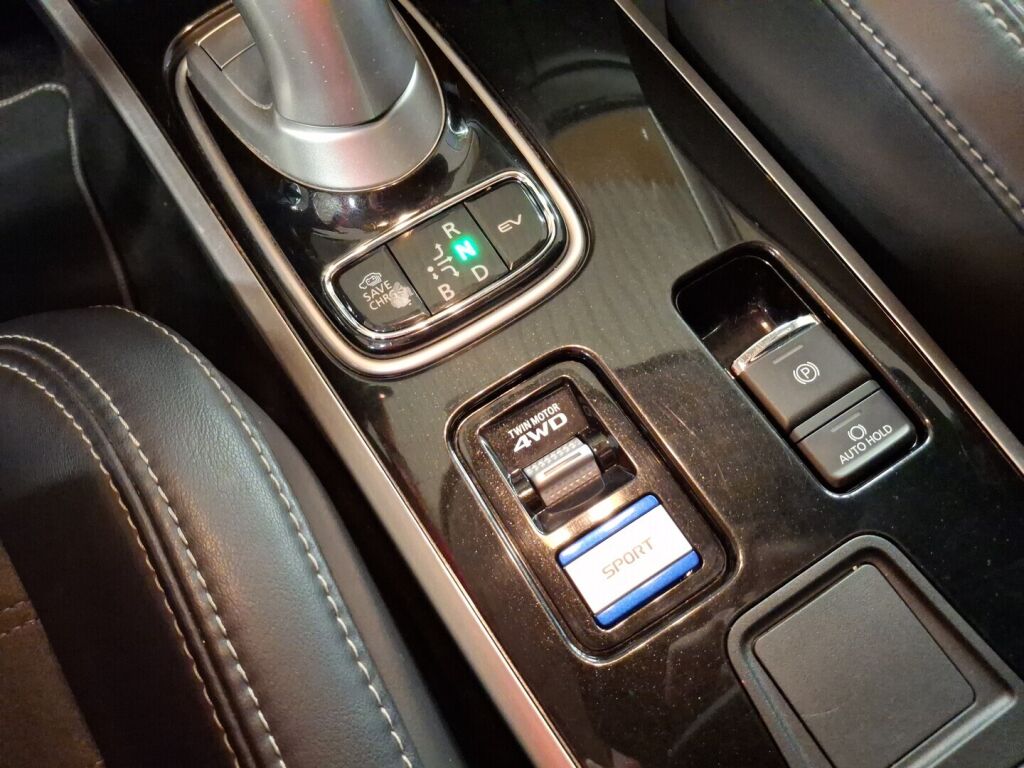 Mitsubishi Outlander PHEV 2019 Punainen