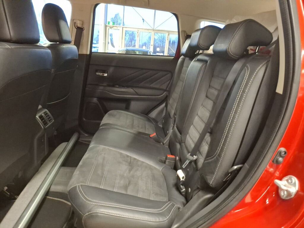 Mitsubishi Outlander PHEV 2019 Punainen
