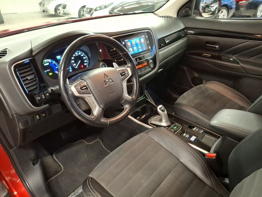 Mitsubishi Outlander PHEV 2019 Punainen