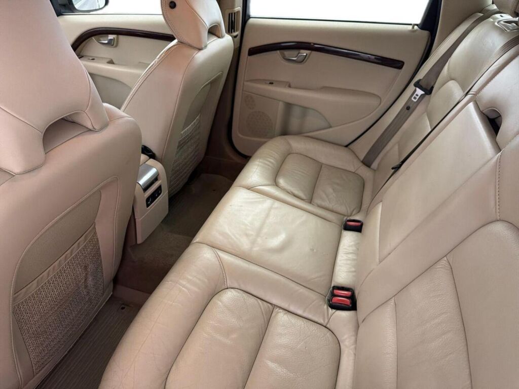Volvo XC70 2010 Ruskea (beige)