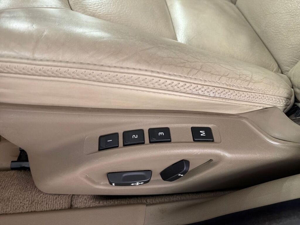 Volvo XC70 2010 Ruskea (beige)