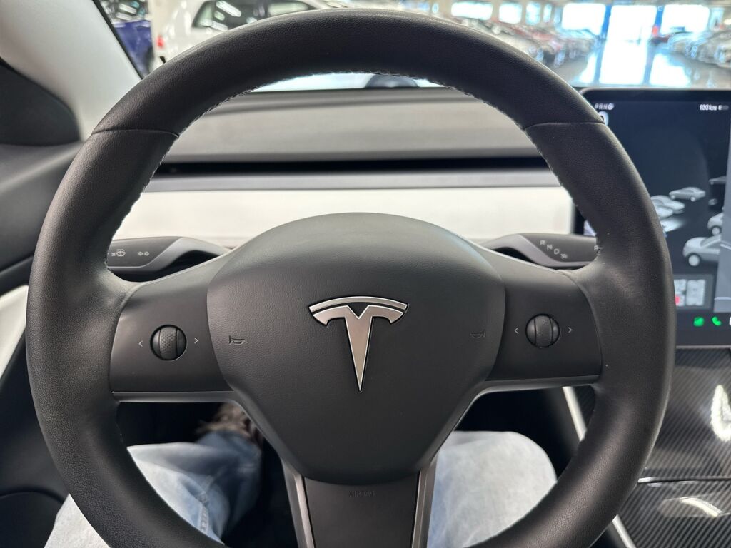 Tesla Model 3 2020 Sininen