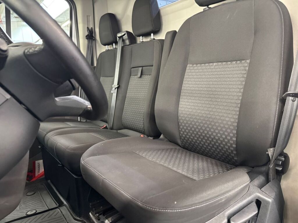 Ford Transit 2021 Valkoinen