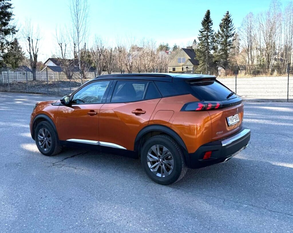 Peugeot 2008 2020 Oranssi