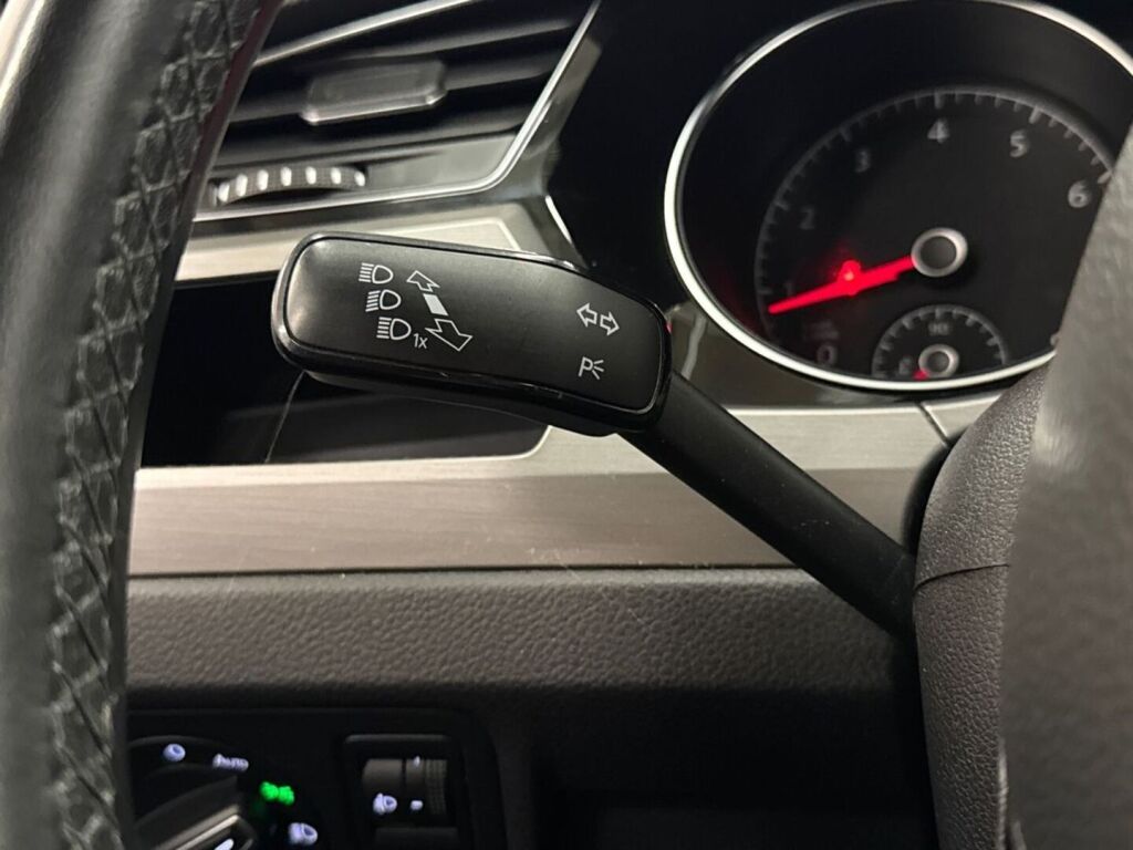 Volkswagen Touran 2015 Valkoinen