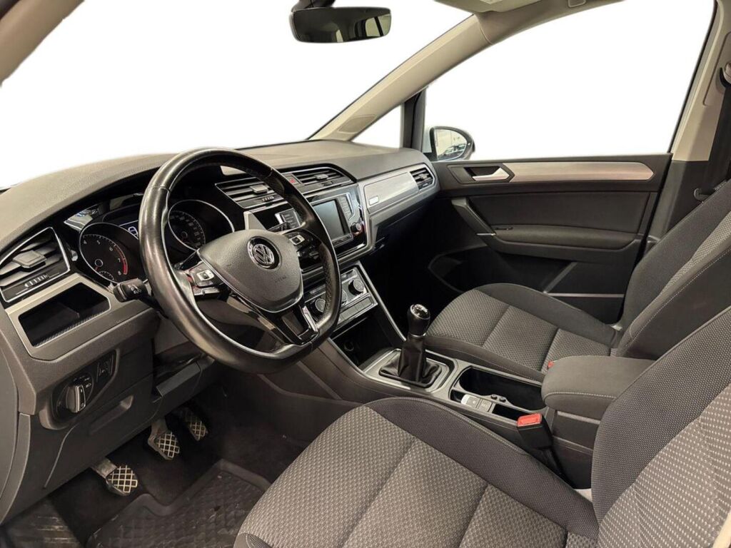Volkswagen Touran 2015 Valkoinen
