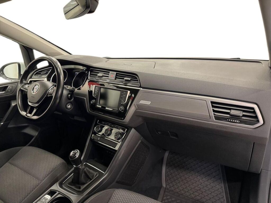 Volkswagen Touran 2015 Valkoinen