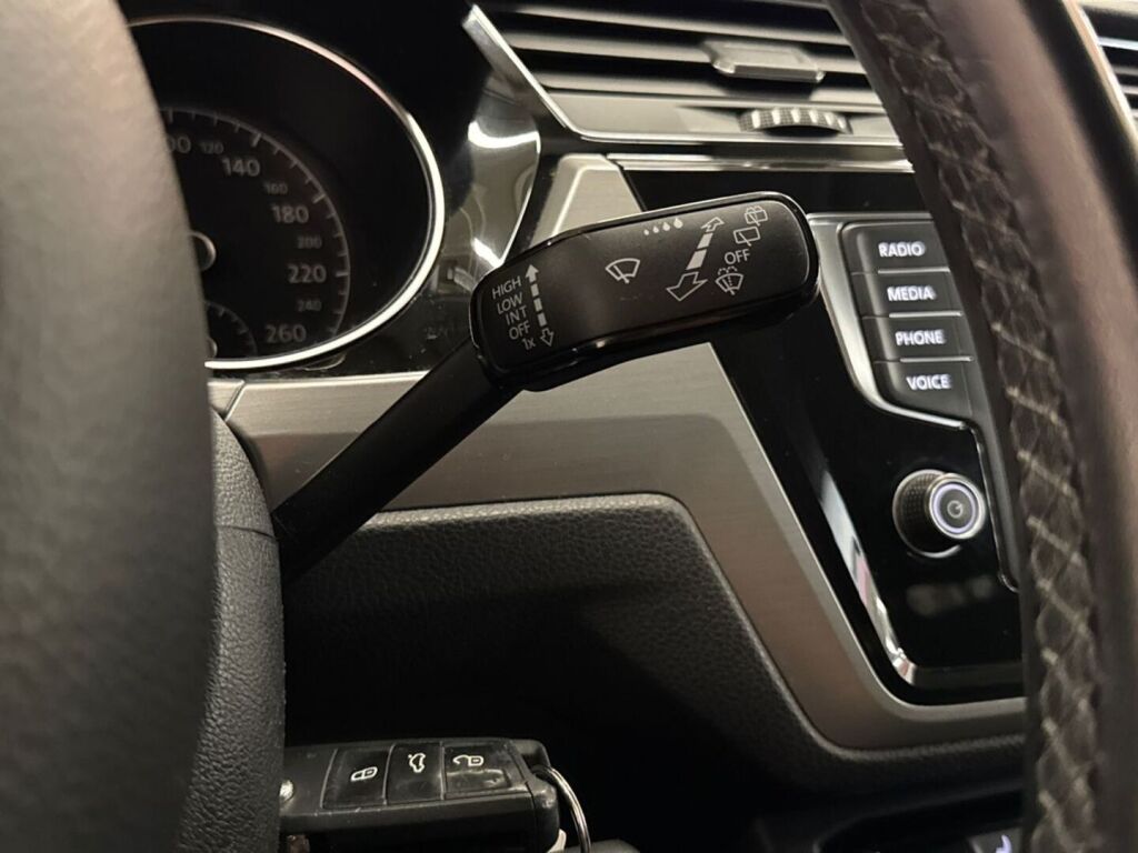 Volkswagen Touran 2015 Valkoinen
