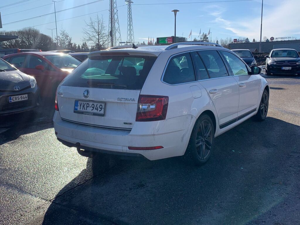 Skoda Octavia 2018 Valkoinen