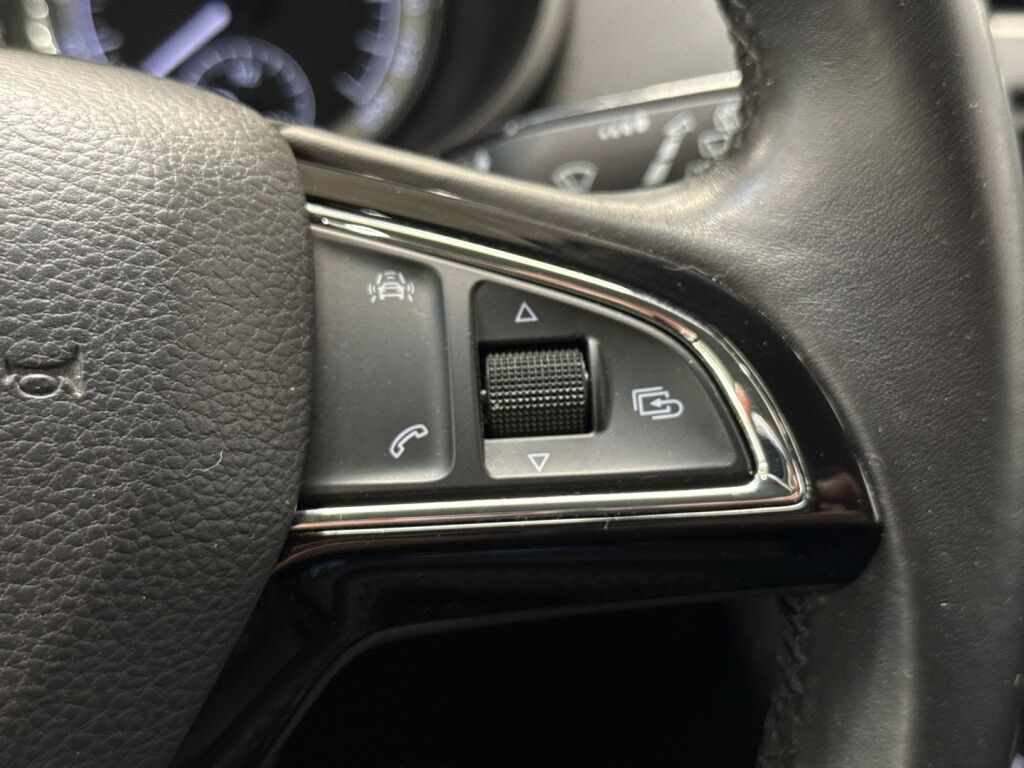 Skoda Octavia 2018 Valkoinen