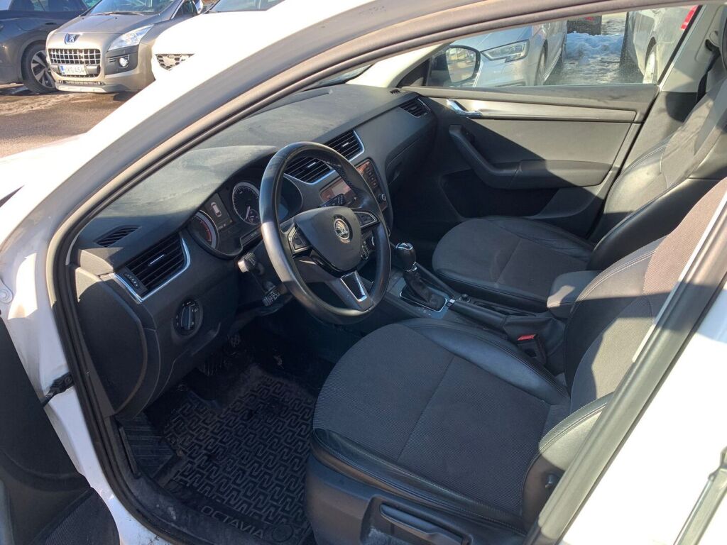 Skoda Octavia 2018 Valkoinen