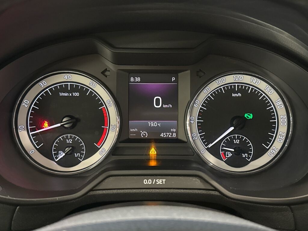 Skoda Octavia 2018 Valkoinen