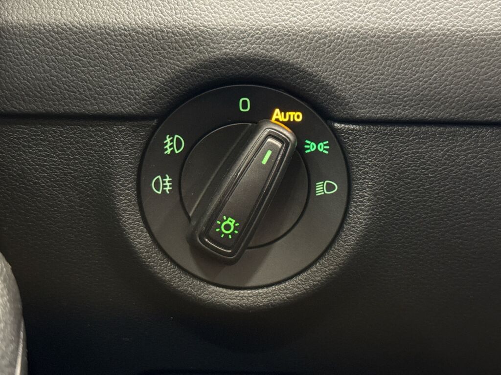 Skoda Octavia 2018 Valkoinen