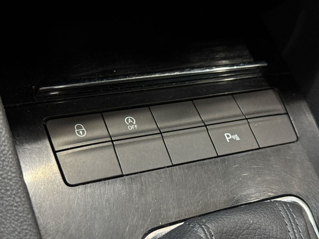 Skoda Octavia 2018 Valkoinen