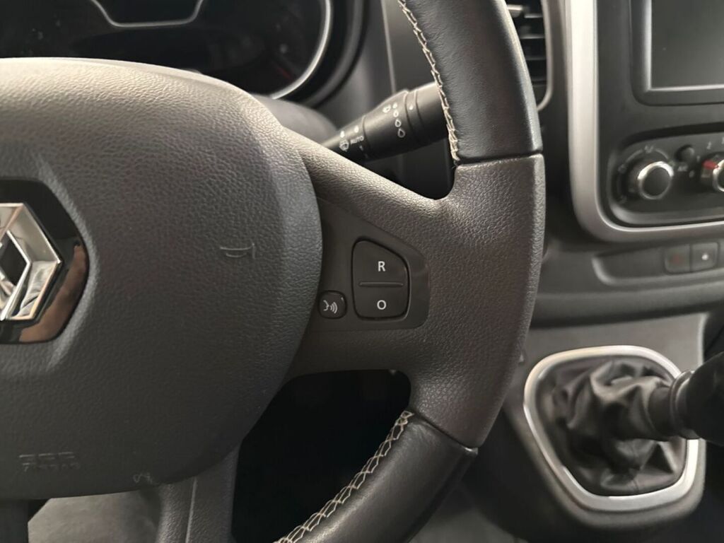 Renault Trafic 2020 Valkoinen