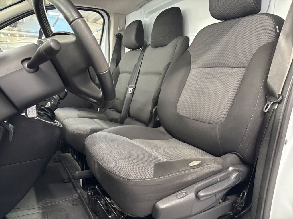 Renault Trafic 2020 Valkoinen