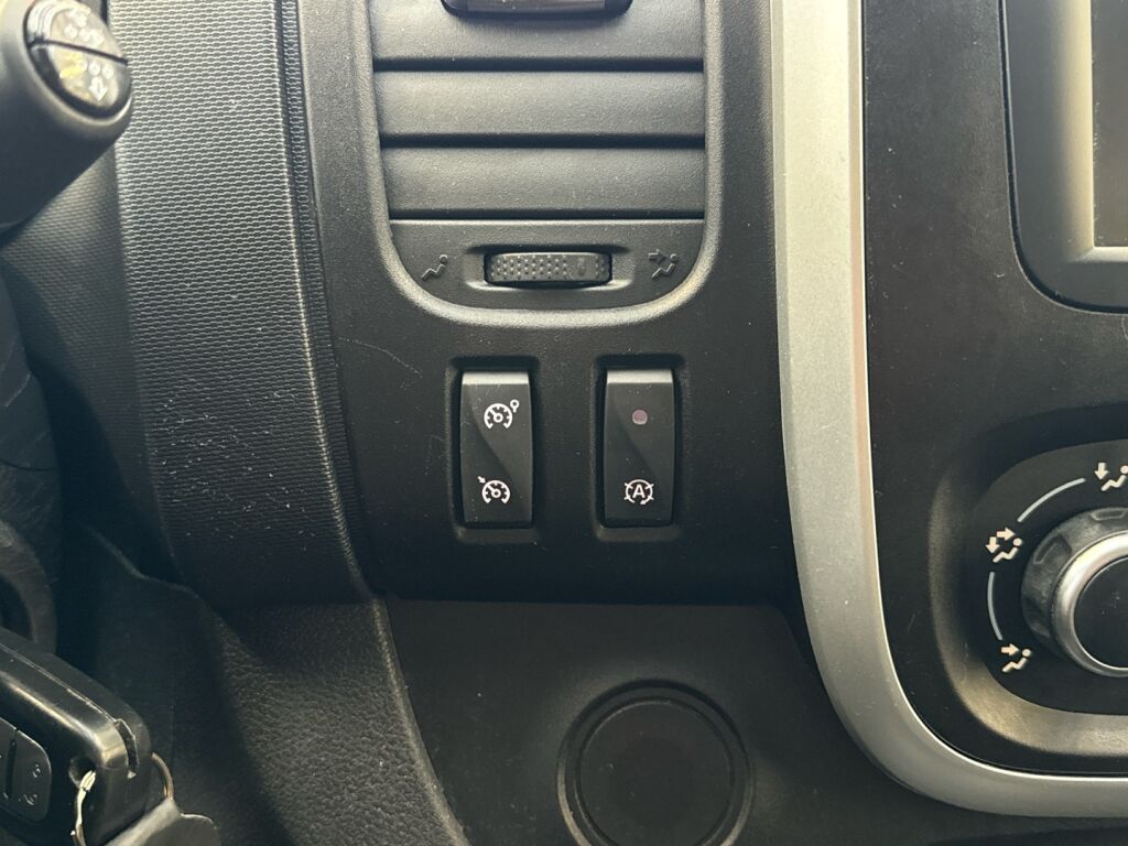 Renault Trafic 2020 Valkoinen