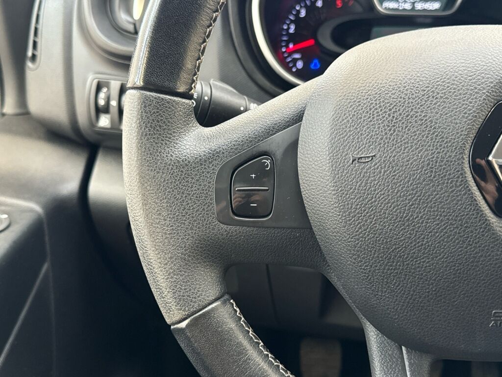 Renault Trafic 2020 Valkoinen