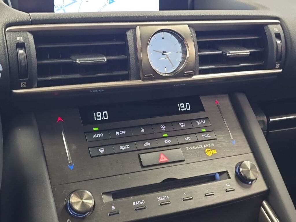 Lexus IS 2020 Valkoinen