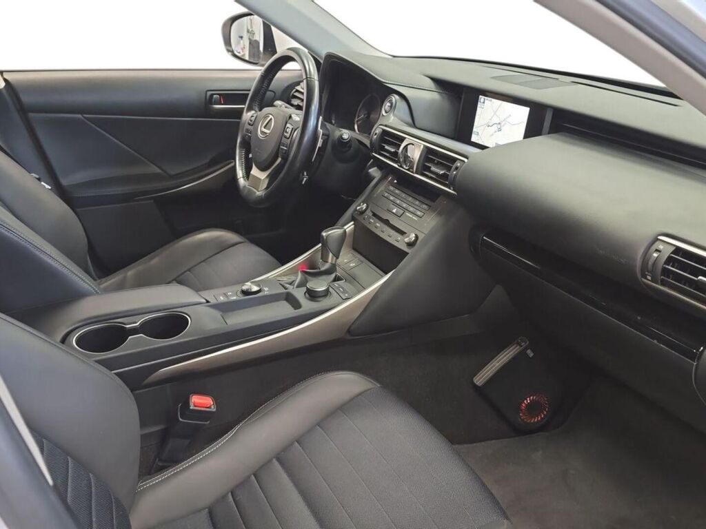 Lexus IS 2020 Valkoinen