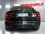 Volvo S60 2021 Musta
