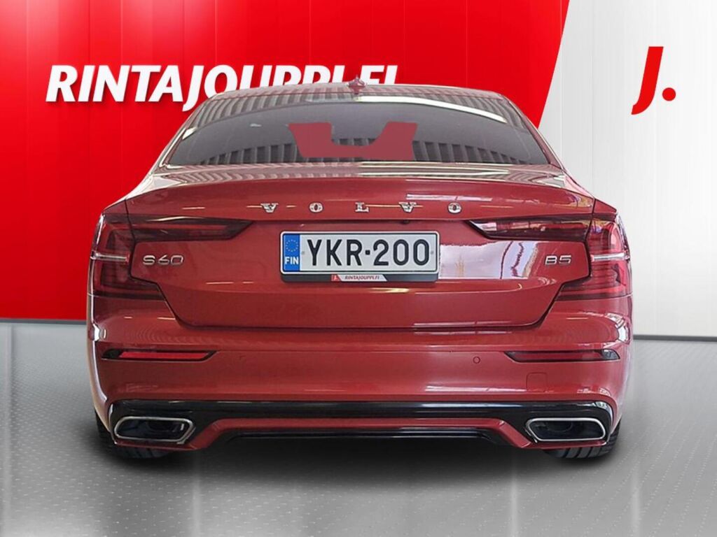 Volvo S60 2021 Punainen