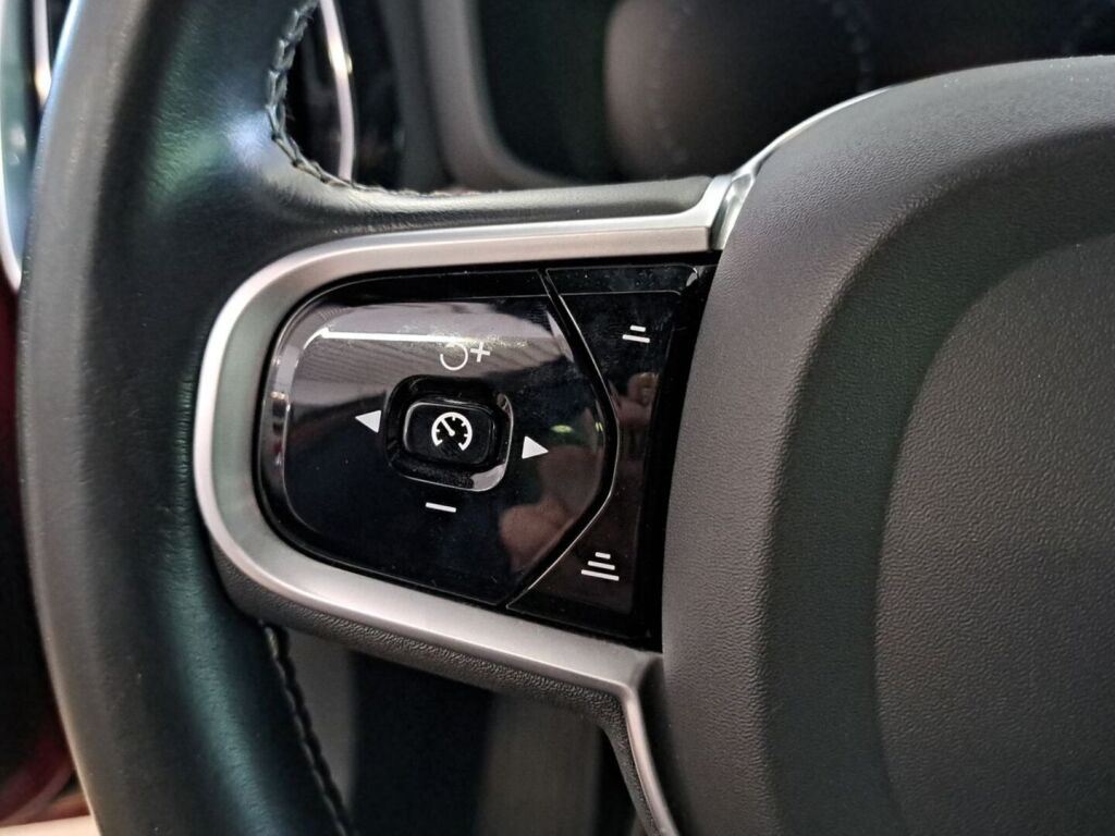 Volvo S60 2021 Punainen