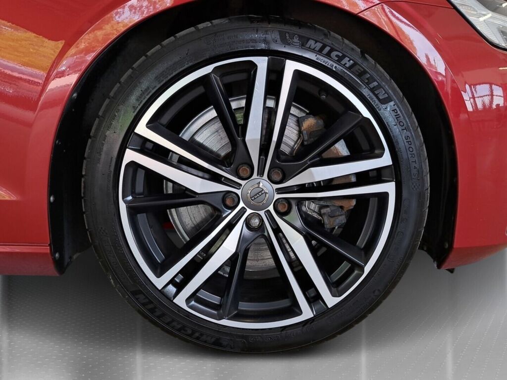 Volvo S60 2021 Punainen