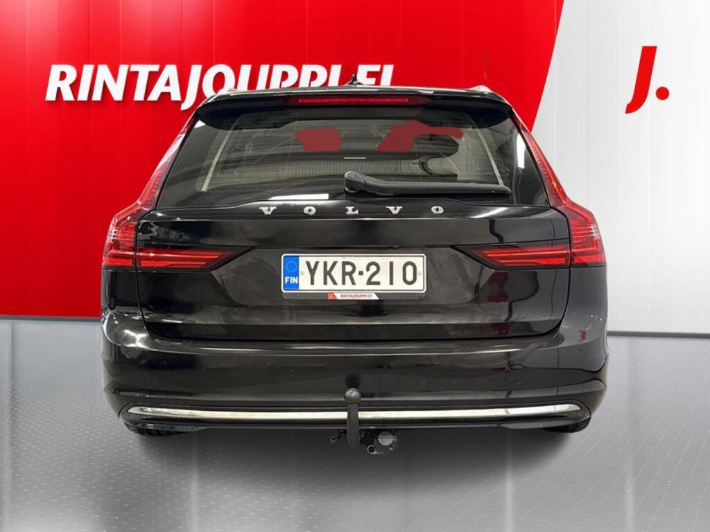 Volvo V90 2021 Musta