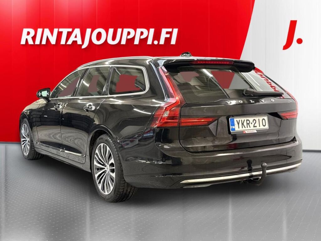 Volvo V90 2021 Musta