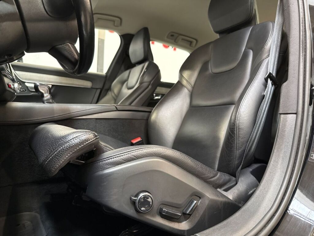 Volvo V90 2021 Musta