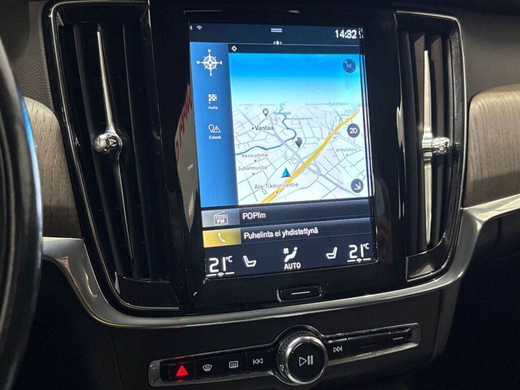 Volvo V90 2021 Musta