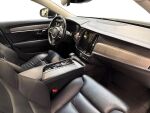 Volvo V90 2021 Musta