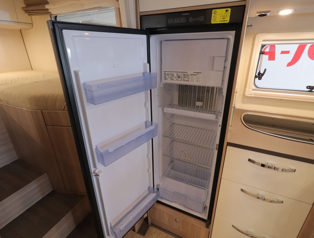 Bürstner IXEO TIME IT 726 J.Edition 2020 Valkoinen